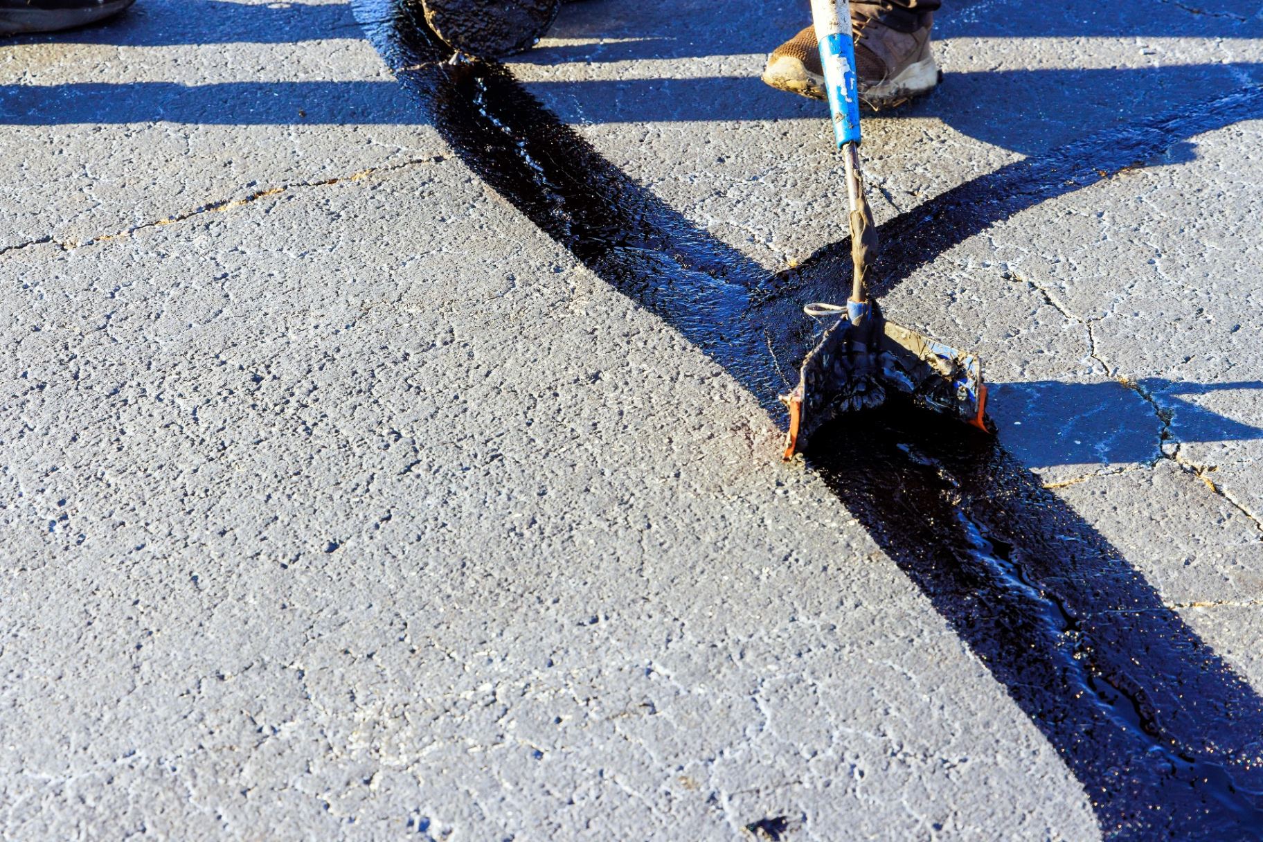 Parking Lot Maintenance service - professional parking lot maintenance for commercial parking lots and pavement
